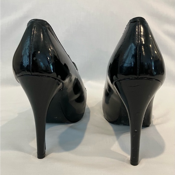 BCBG Black Booties Stilettos with 5” heels and zipper, Size 8 - Picture 4 of 9
